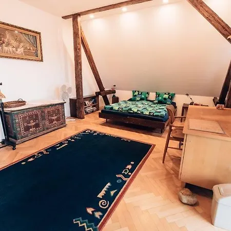 Nejklidnejsi Spanek S Vyhlidkou Vyhradne Pro Nekuraky - Vistaria - Na Hradbach 5 Mikulov Exterior photo